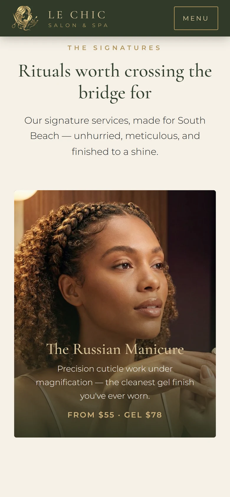 Le Chic website on a phone.